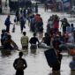 Warga Jakarta mengungsi akibat banjir | doc | cut | Google 