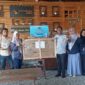 Pimpinan Bank Aceh Syariah Cabang Blangkejeren bersama staf saat penyerahan hadiah | doc | inset | 