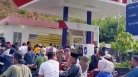 SPBU Terangun diserbu warga | doc | cut | videowarga |