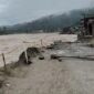 Jalur darurat Kutacane-Blangkejeren kembali terputus setelah tanggul sementara sungai Agusen (Lawe Alas) di terjang air setelah hujan deras dihulu sungai, Kamis (1/1/2026)