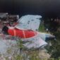Rongsokan pesawat Boing 787 Dreamliner yang menewaskan 260 orang | photo | cut | reuters