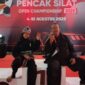 Haura Nazihah bersama pelatihnya dari SMPT Muhamaddiyah Galus |doc|inset|