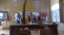 Kapolres Gayo Lues AKBP Hyrowo SIK didampingi Wakapolres Kompol Edi Yaksa dan Kasatnarkoba Iptu Bambang Pelis pada konfrensi pers, Senin (3/11/2025)