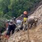 Kapolres Gayo Lues AKBP Hyrowo SIK paksakan diri menembus jalur Gayo Lues-Aceh Tenggara untuk memastikan keadaan warga Putri Betung yang hingga kini masih terisolir |doc|humaspolres|