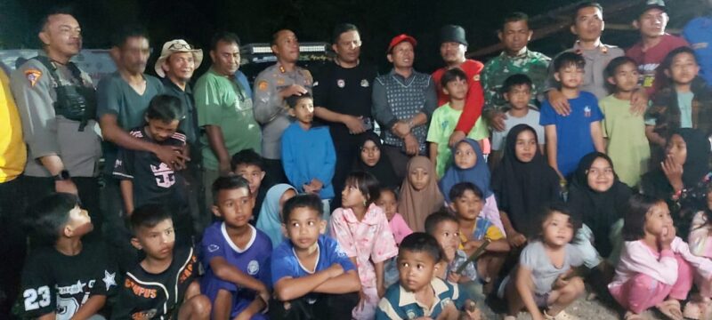 Bupati dan rombongan bersama warga di Kecamatan Pining, Selasa (23/12/2025)