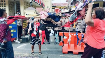 Lapor Pak Ketua Komisi III DPR RI : Aksi Demo Minta Kapolrestabes Medan Tangkap Mamak Maling, Puluhan BH Dijemur